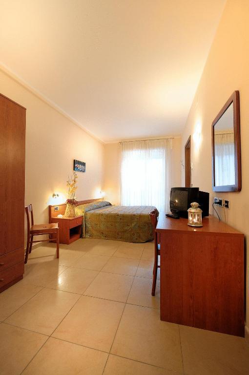 Hotel Arma Ristorante Arma di Taggia Cameră foto